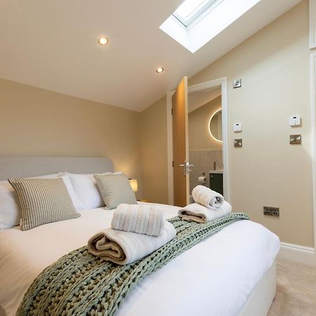 The Old Cutter Shed Apartment Whitby Bagian luar foto