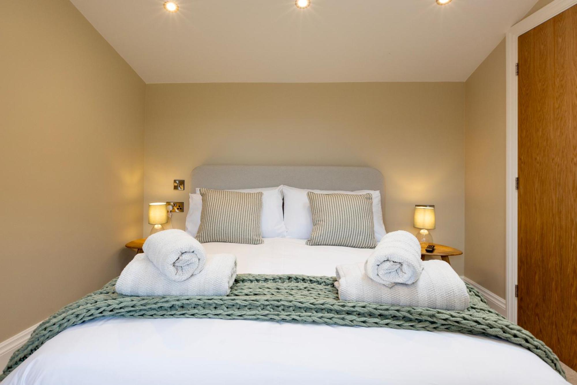 The Old Cutter Shed Apartment Whitby Bagian luar foto